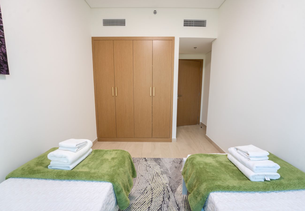 Apartment in Dubai - EasyGo - Chic 2-Bedroom with Dubai Skyline View