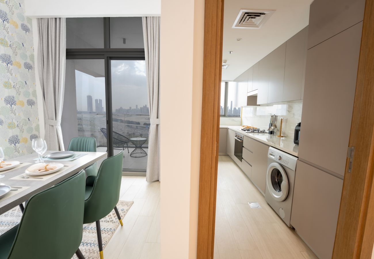 Apartment in Dubai - EasyGo - Chic 2-Bedroom with Dubai Skyline View