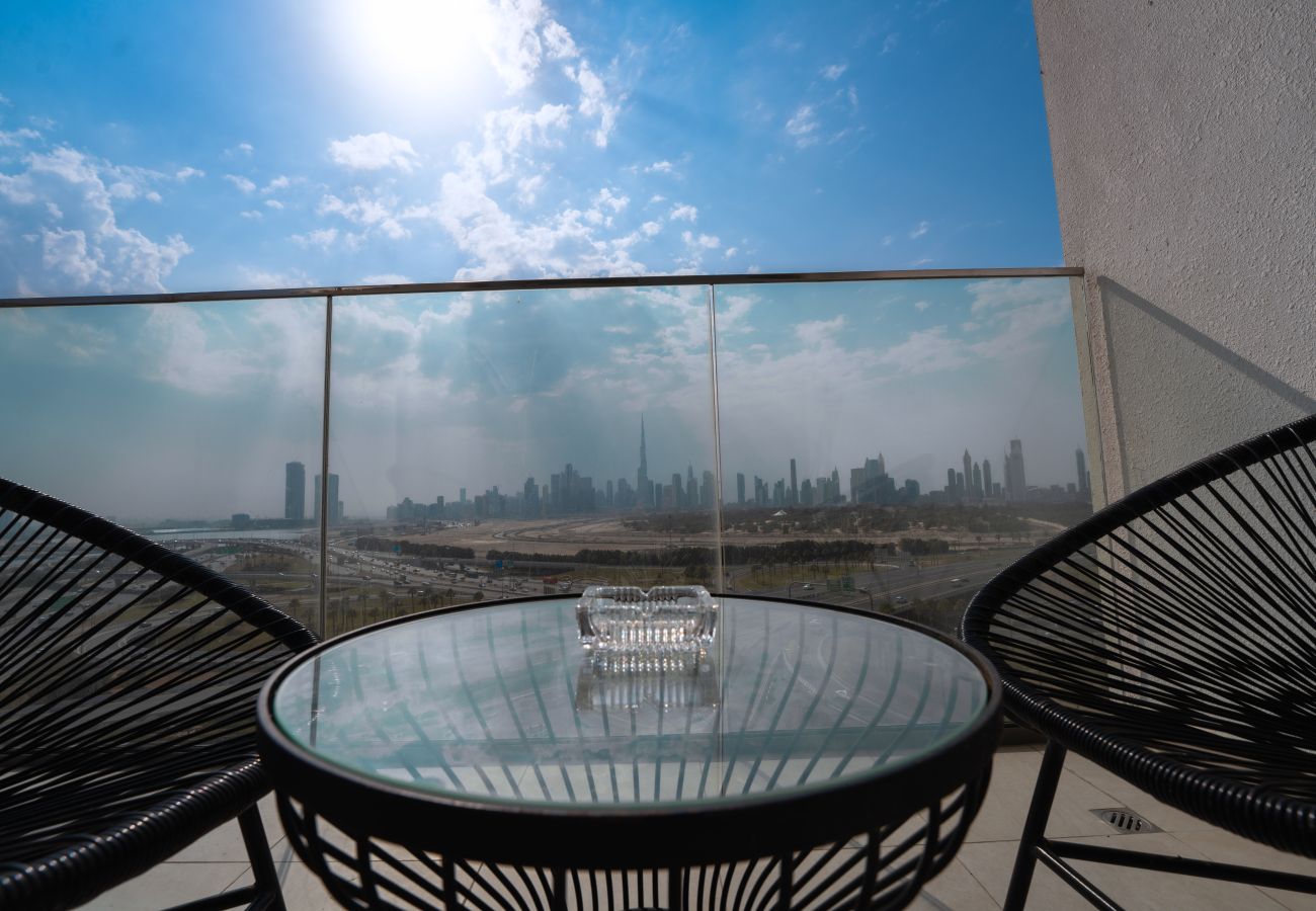 Apartment in Dubai - EasyGo - Chic 2-Bedroom with Dubai Skyline View