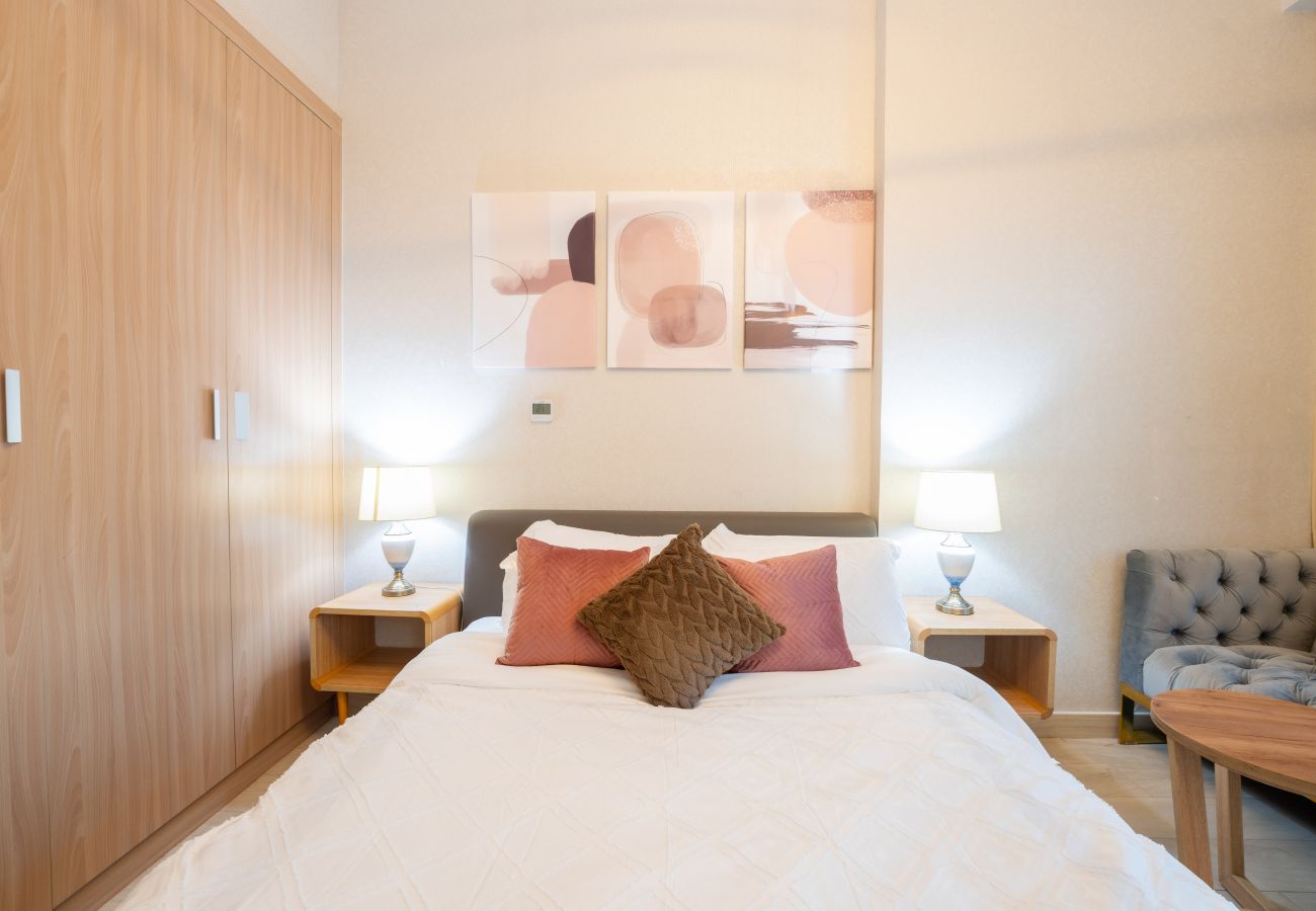 Studio in Dubai - EasyGo – Stylish Studio with Dubai Skyline View