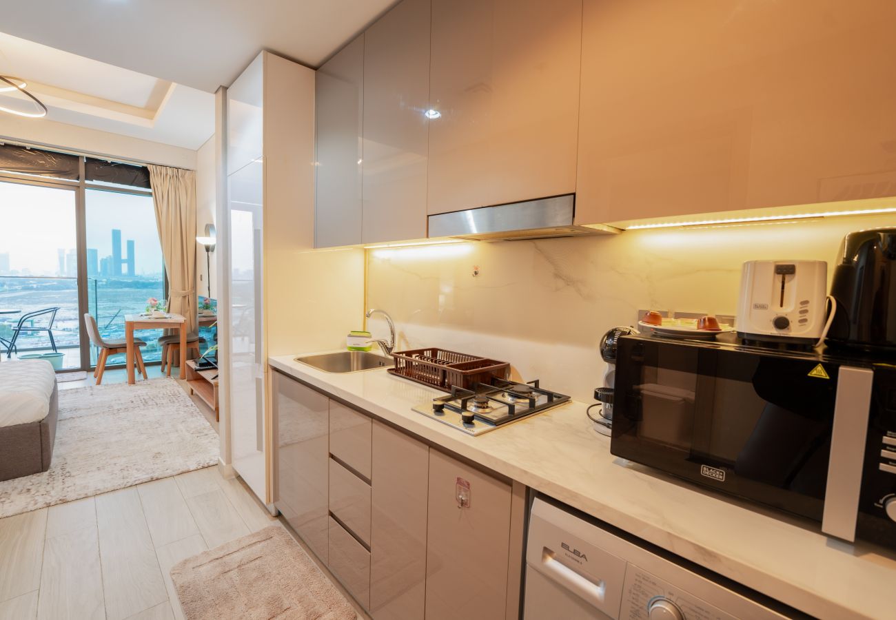 Studio in Dubai - EasyGo – Stylish Studio with Dubai Skyline View