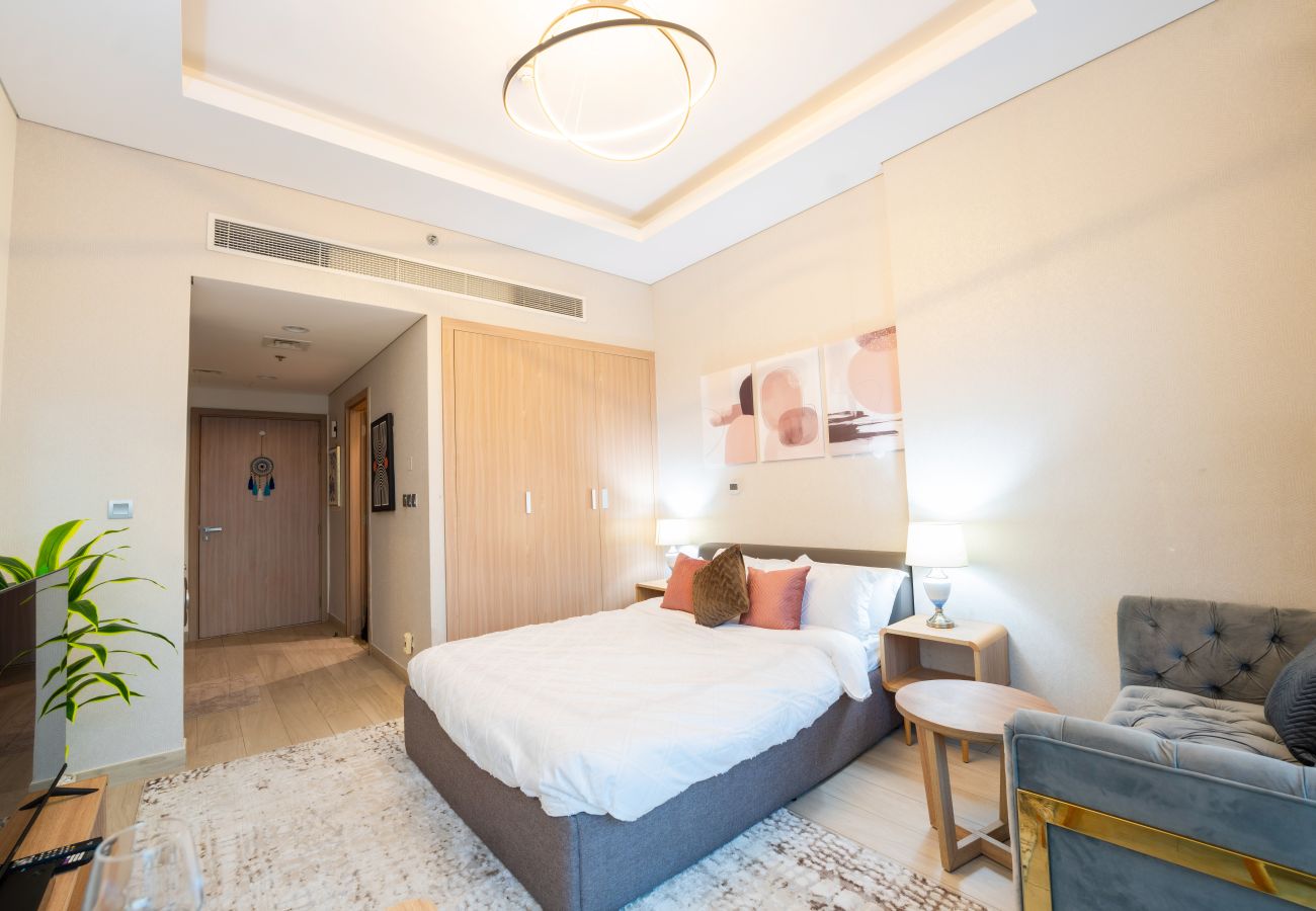 Studio in Dubai - EasyGo – Stylish Studio with Dubai Skyline View