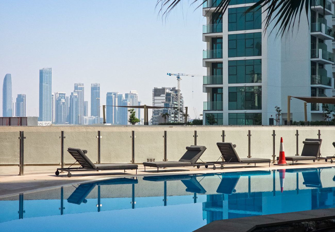 Studio in Dubai - EasyGo – Stylish Studio with Dubai Skyline View