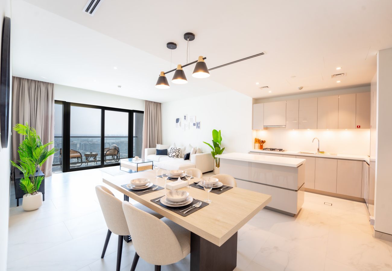 Apartment in Dubai - EasyGo - Stylish 2BR w/ City View in Sobha Creek