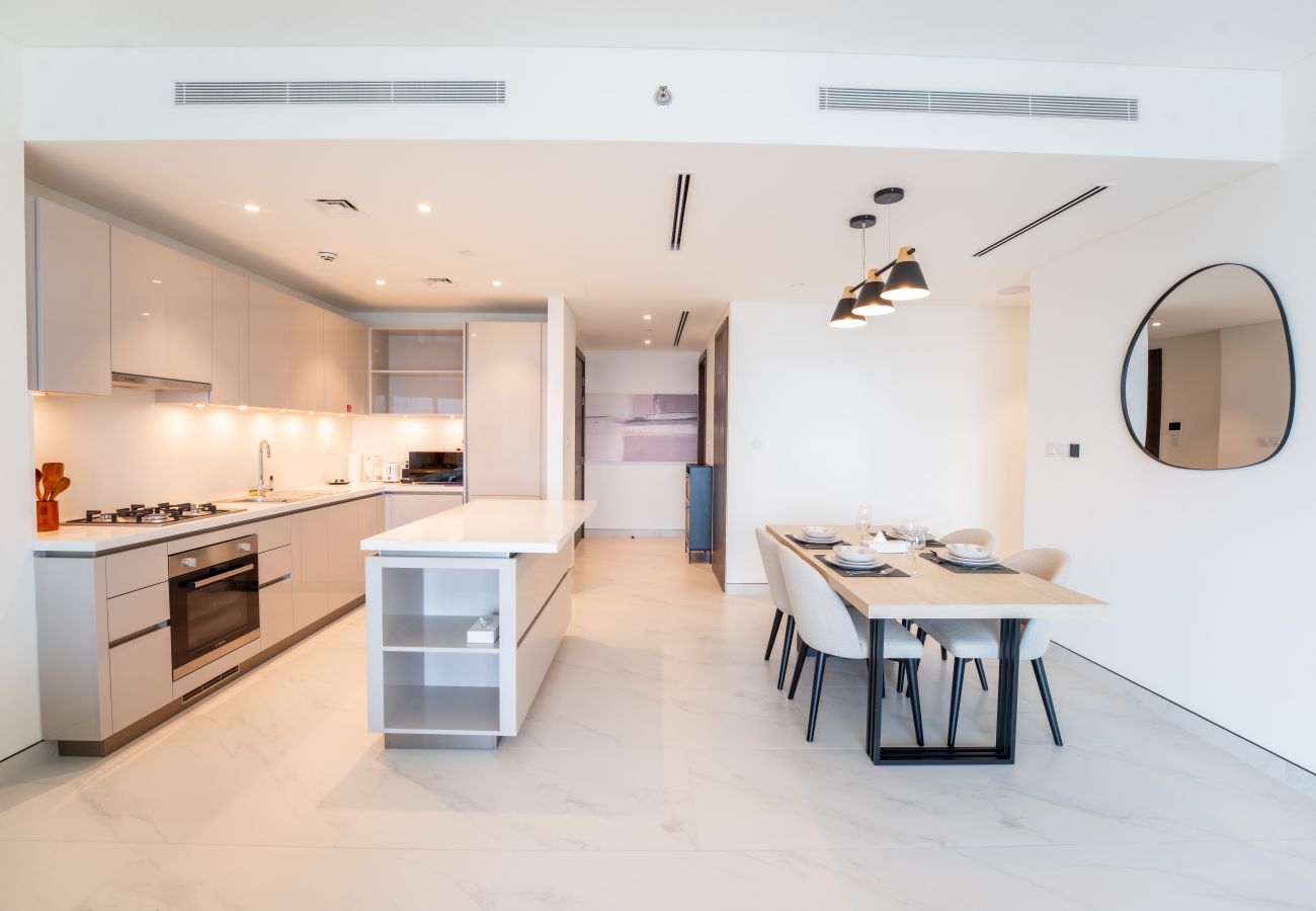 Apartment in Dubai - EasyGo - Stylish 2BR w/ City View in Sobha Creek