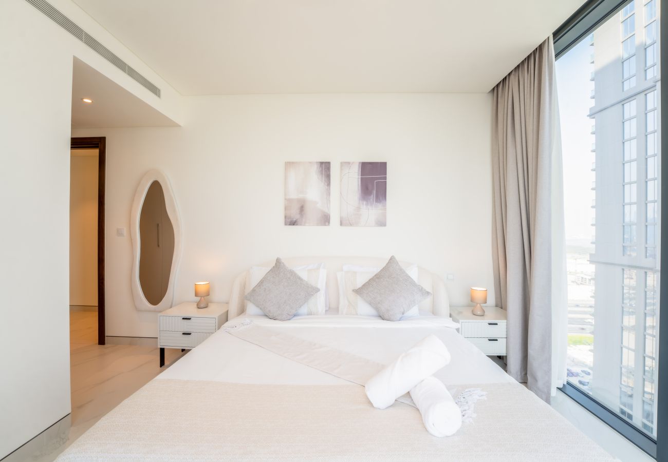 Apartment in Dubai - EasyGo - Stylish 2BR w/ City View in Sobha Creek