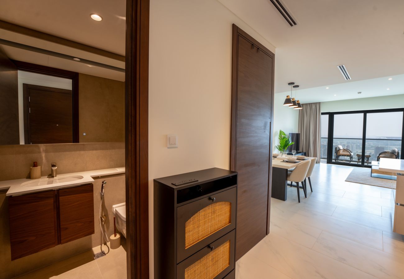 Apartment in Dubai - EasyGo - Stylish 2BR w/ City View in Sobha Creek