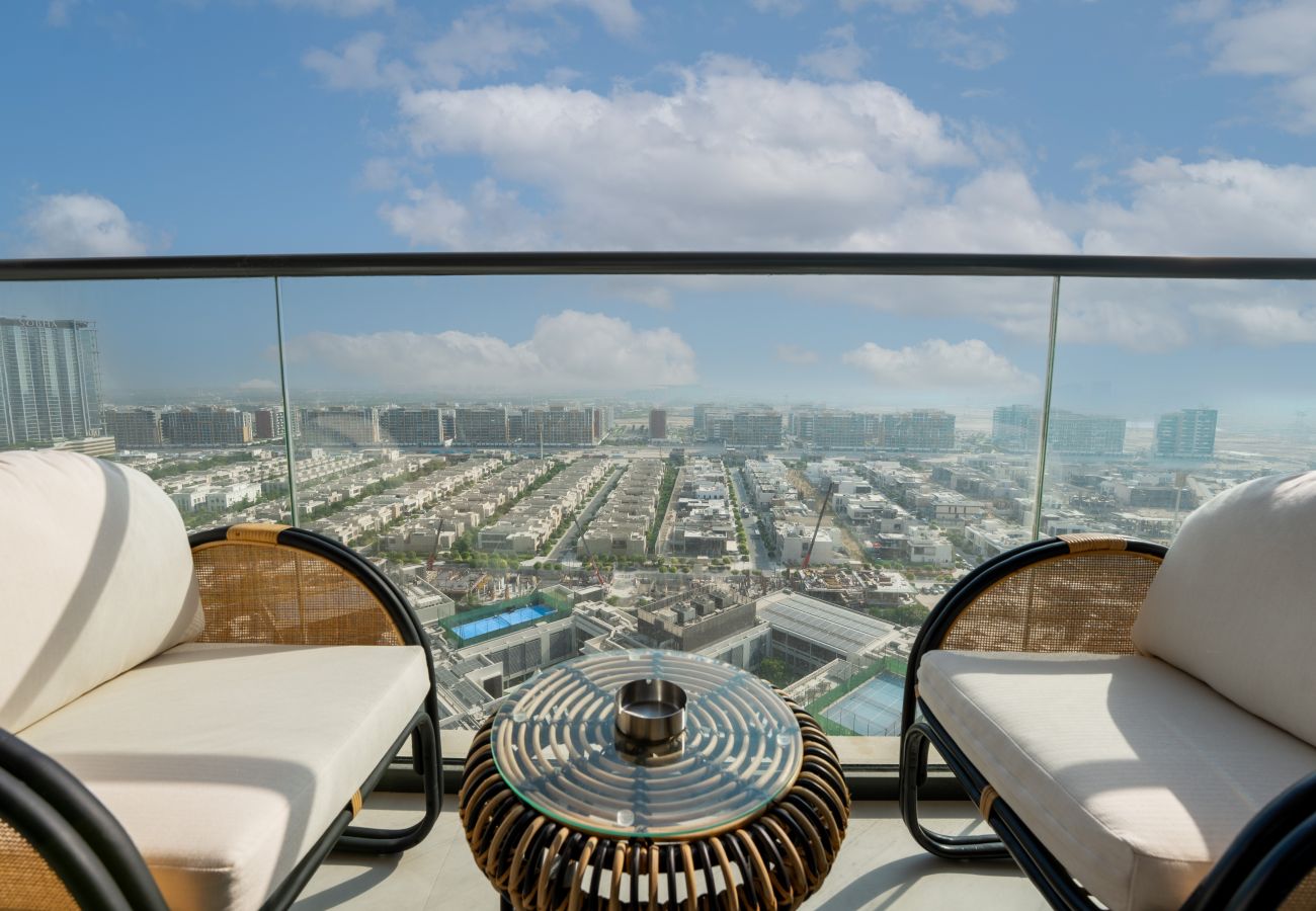 Apartment in Dubai - EasyGo - Stylish 2BR w/ City View in Sobha Creek