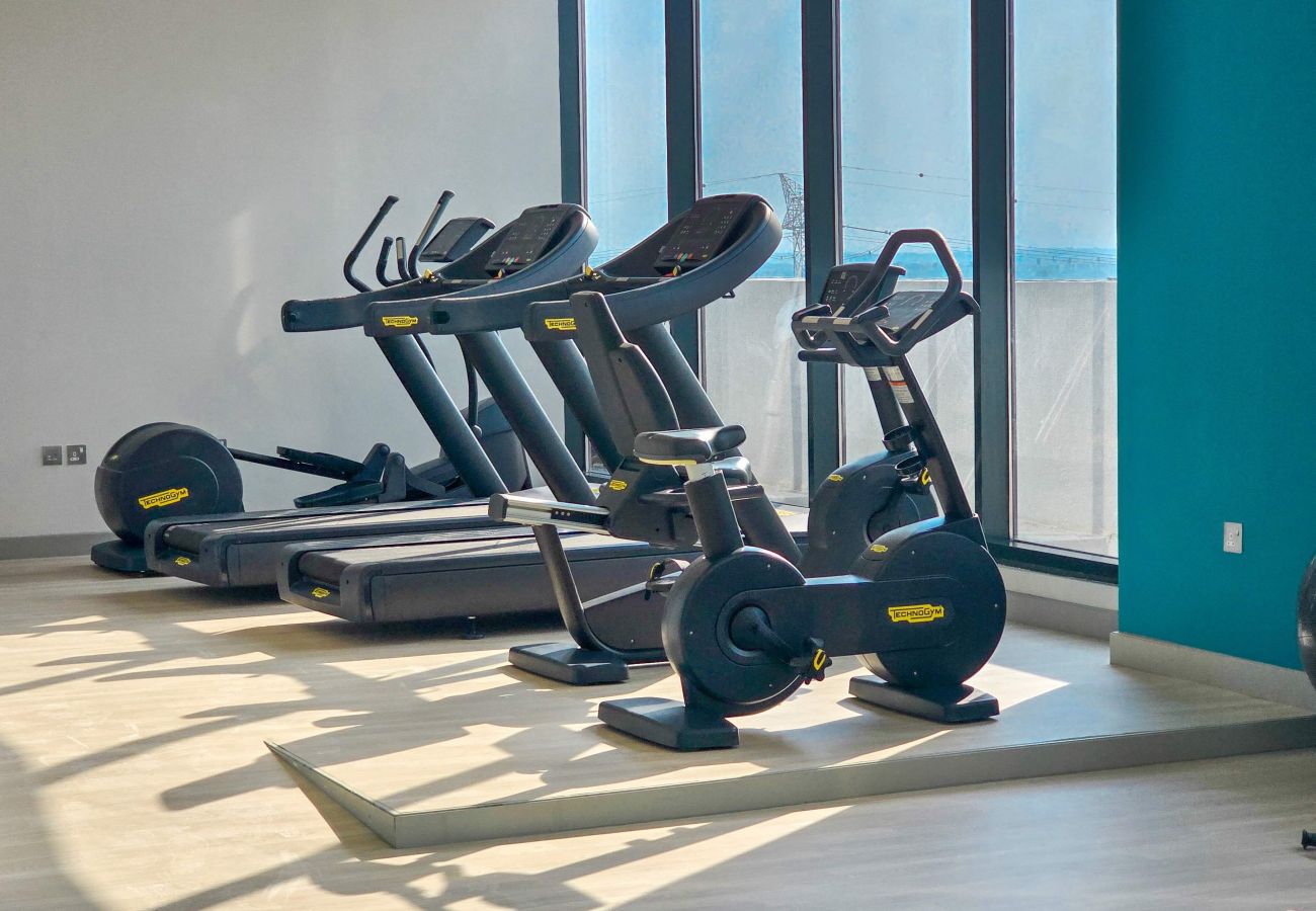 Apartment in Dubai - EasyGo – Elegant 1-Bedroom Apartment with Balcony