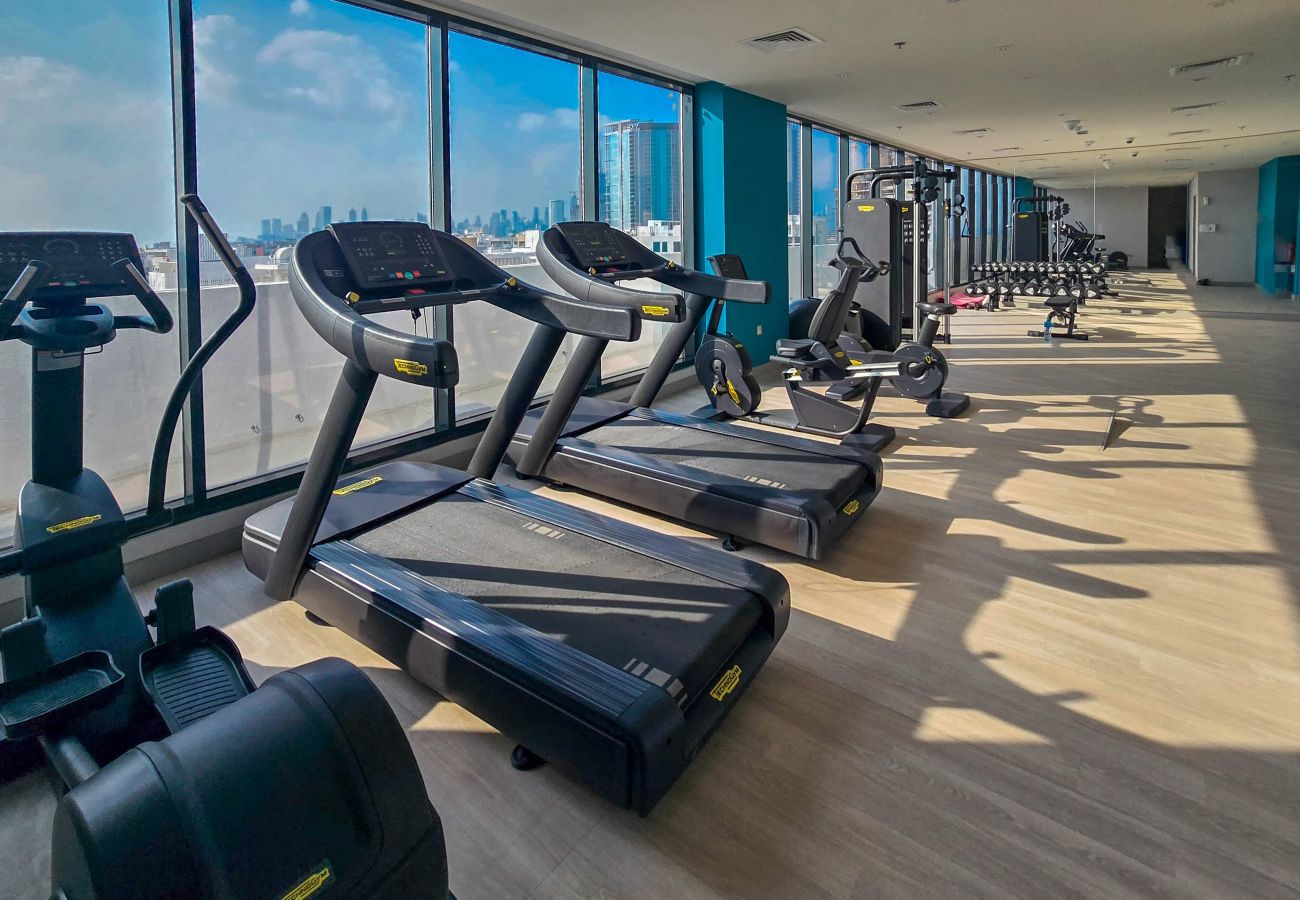 Apartment in Dubai - EasyGo – Elegant 1-Bedroom Apartment with Balcony