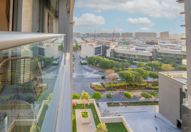 Apartment in Dubai - EasyGo – Modern 1BR with Balcony & City View