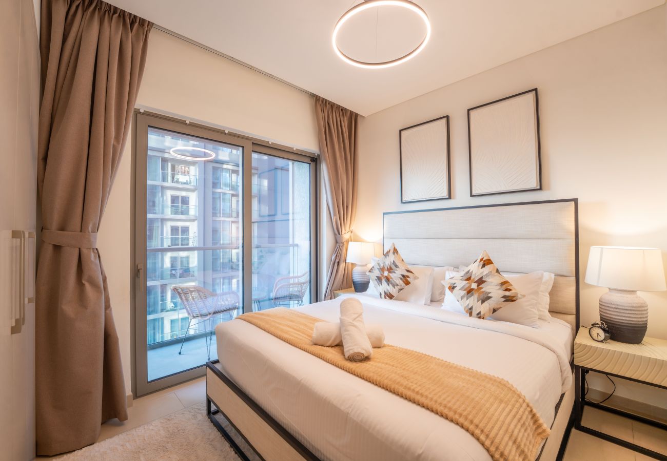Apartment in Dubai - EasyGo – Modern 1BR with Balcony & City View