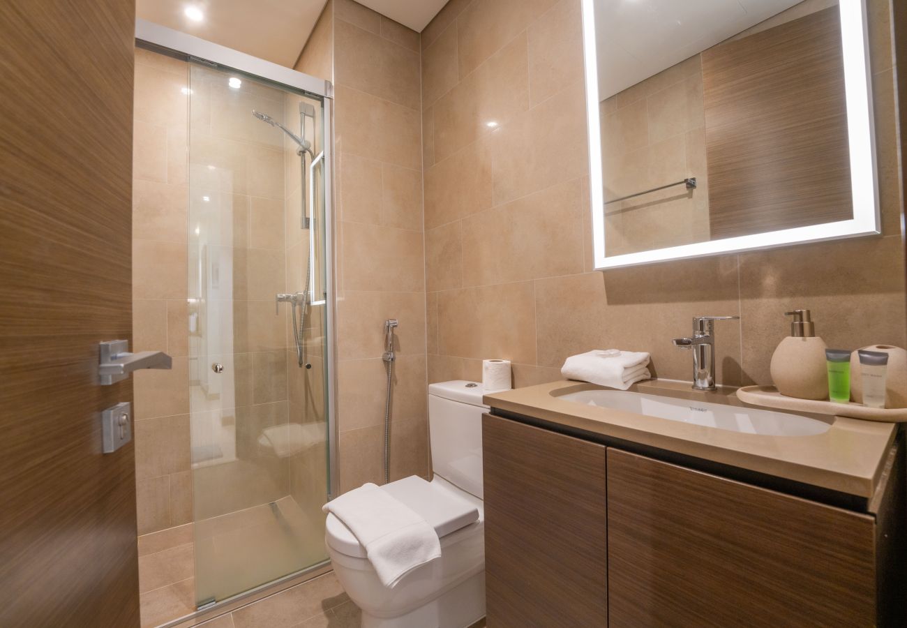 Apartment in Dubai - EasyGo – Modern 1BR with Balcony & City View