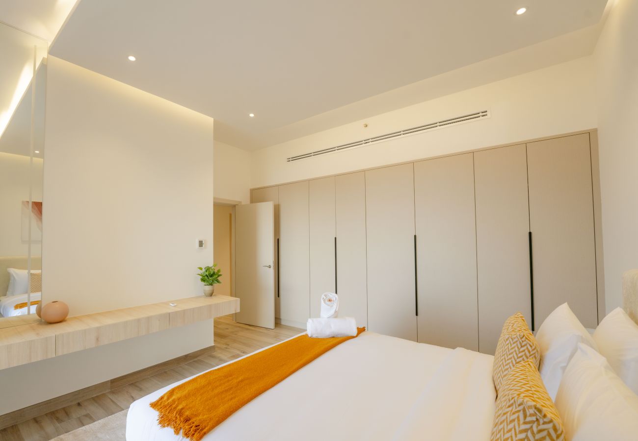 Apartment in Dubai - EasyGo - Luxury 3BR+M with Dubai Eye View, JBR