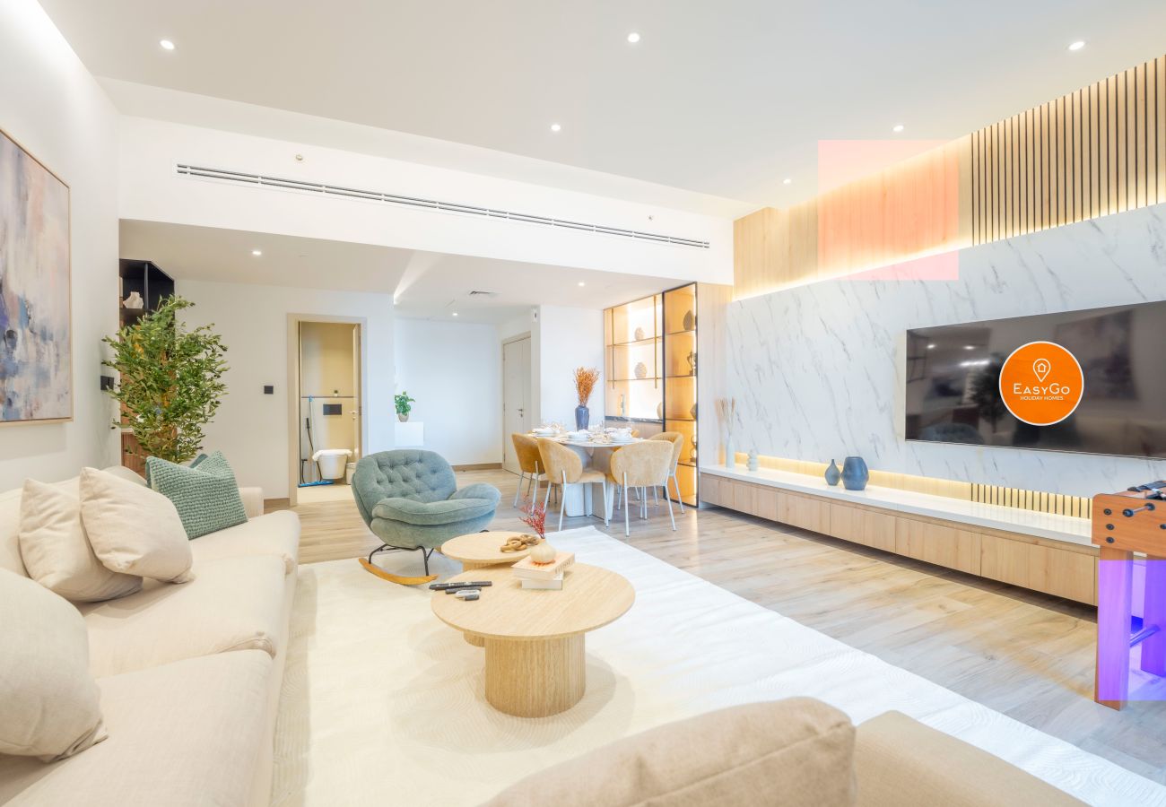 Apartment in Dubai - EasyGo - Luxury 3BR+M with Dubai Eye View, JBR
