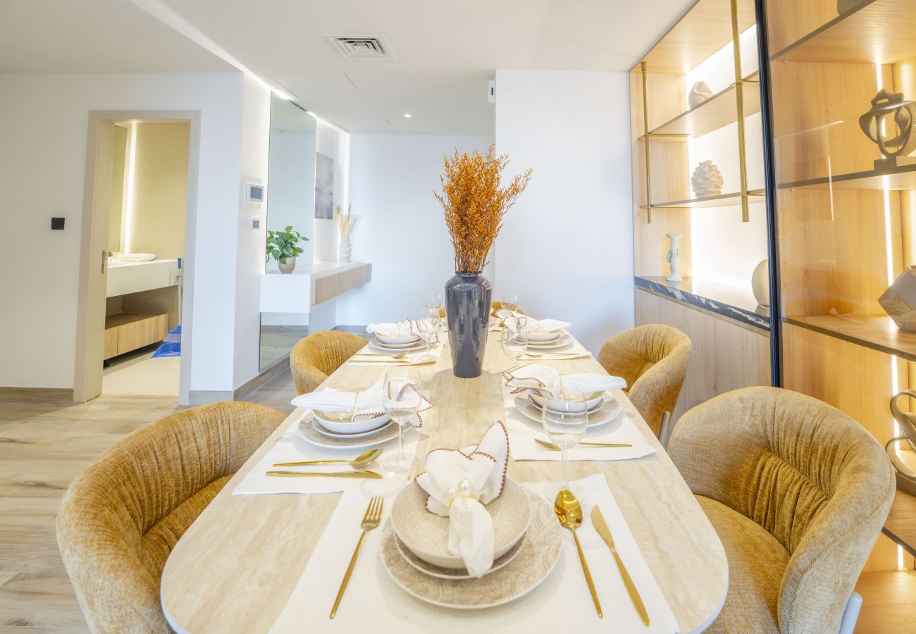 Apartment in Dubai - EasyGo - Luxury 3BR+M with Dubai Eye View, JBR