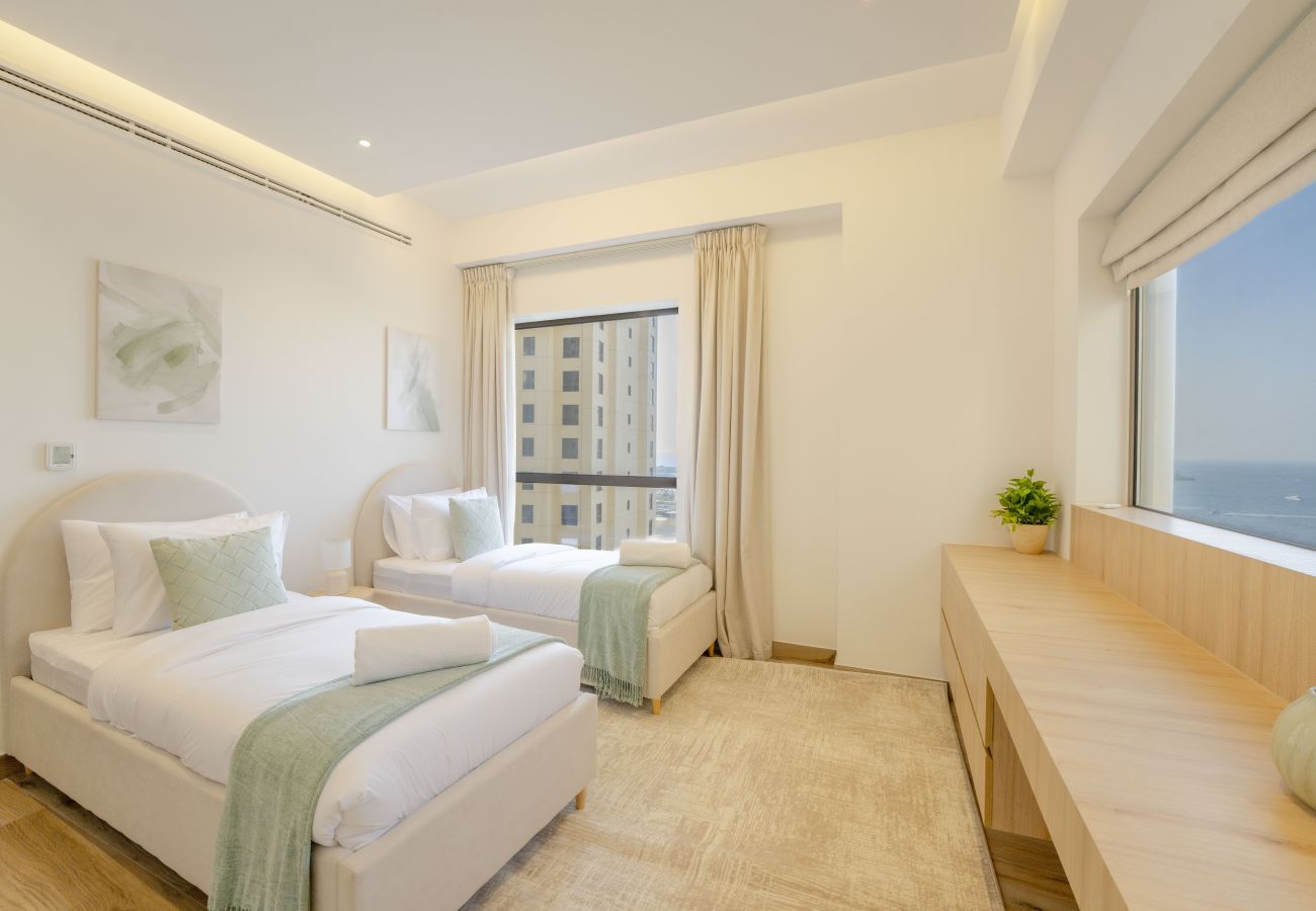 Apartment in Dubai - EasyGo - Luxury 3BR+M with Dubai Eye View, JBR