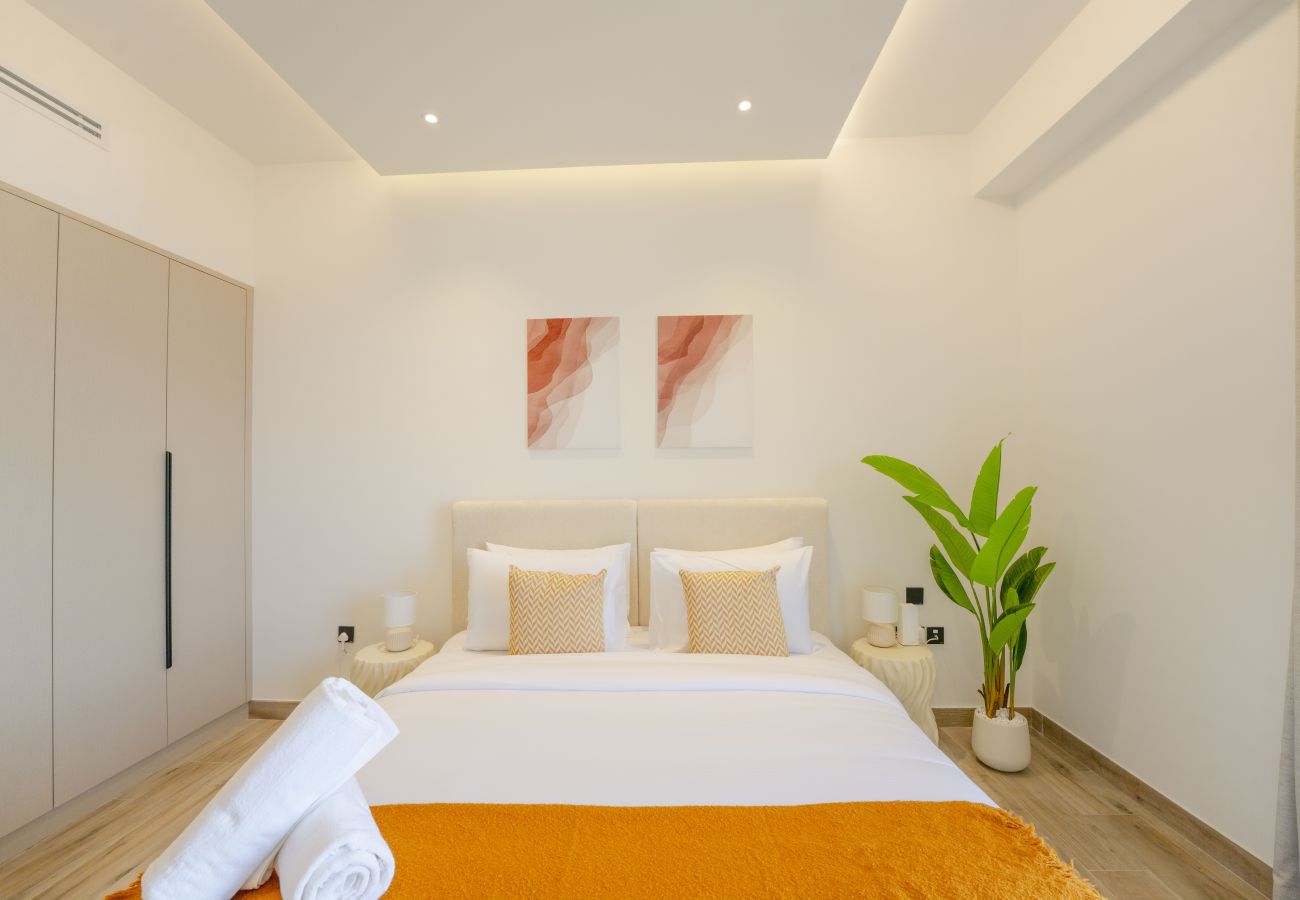 Apartment in Dubai - EasyGo - Luxury 3BR+M with Dubai Eye View, JBR