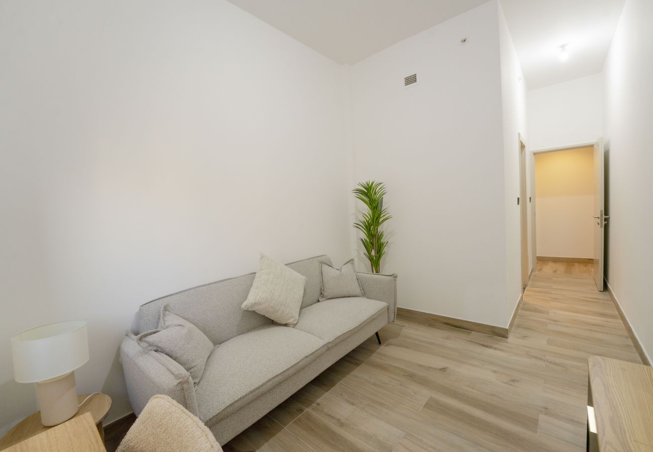 Apartment in Dubai - EasyGo - Luxury 3BR+M with Dubai Eye View, JBR