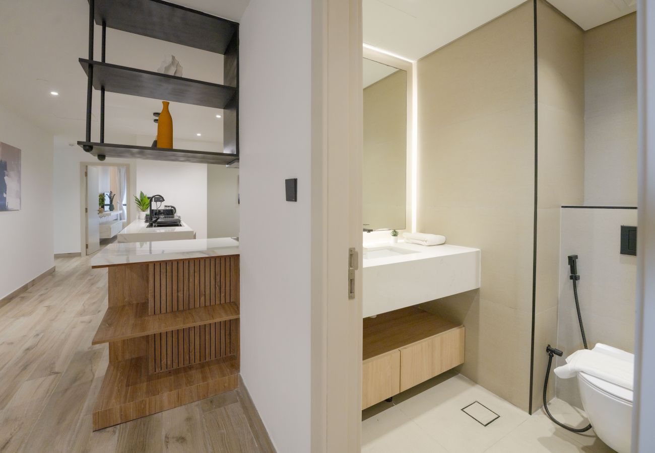 Apartment in Dubai - EasyGo - Luxury 3BR+M with Dubai Eye View, JBR