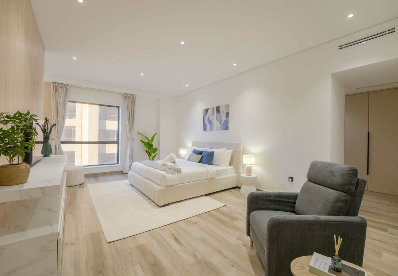 Apartment in Dubai - EasyGo - Luxury 3BR+M with Dubai Eye View, JBR