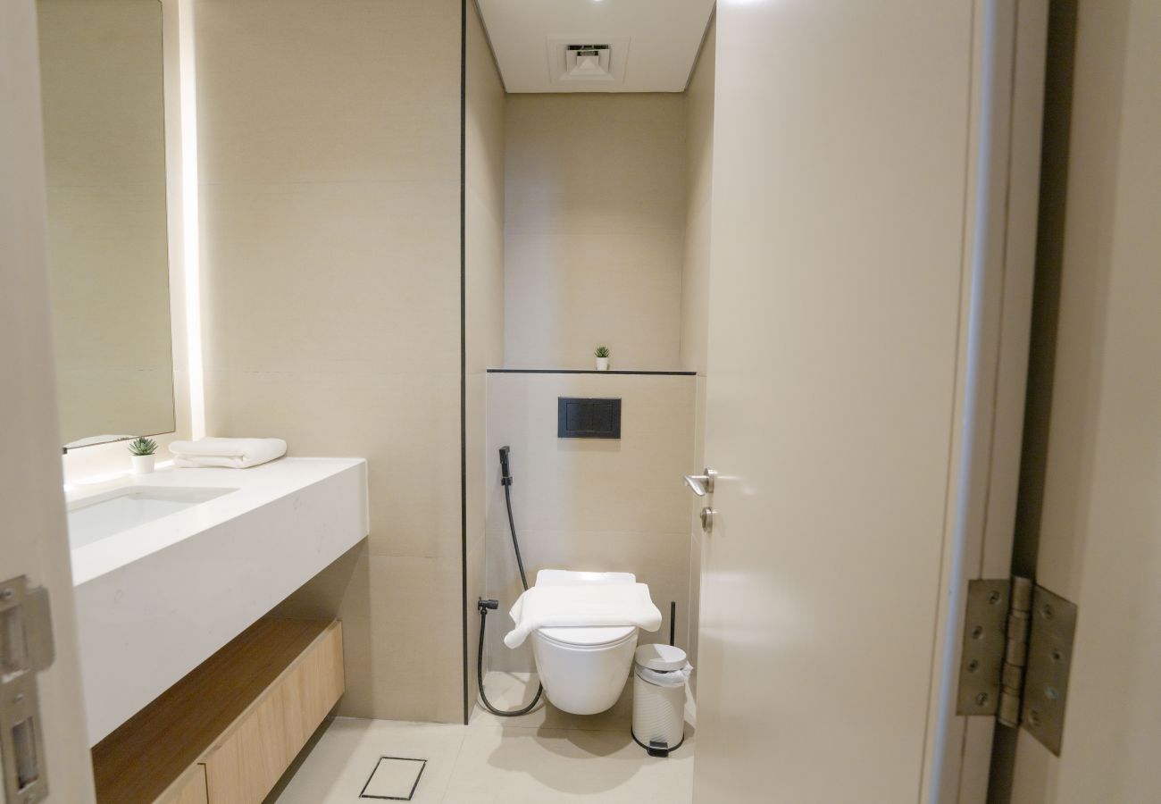 Apartment in Dubai - EasyGo - Luxury 3BR+M with Dubai Eye View, JBR