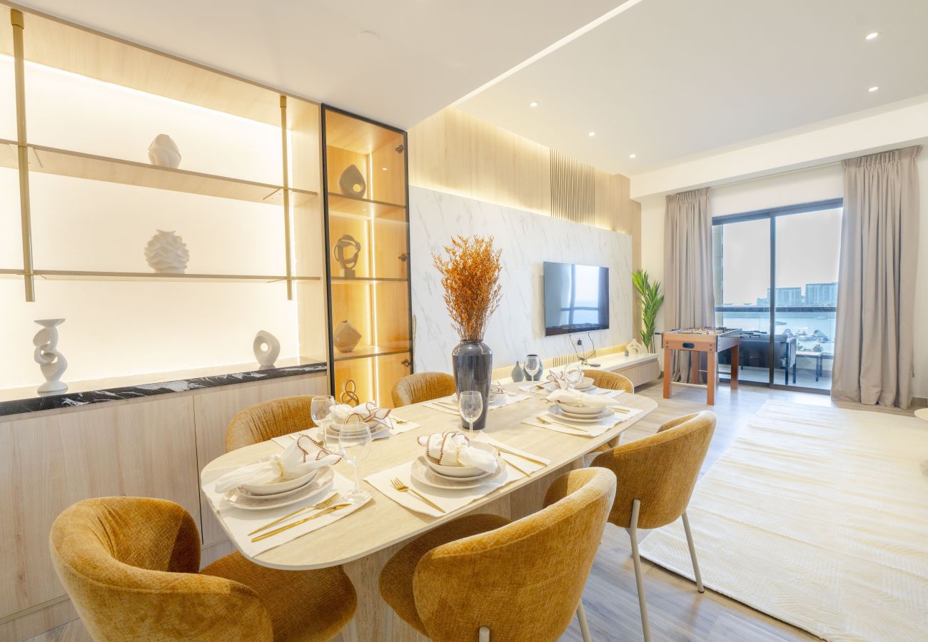 Apartment in Dubai - EasyGo - Luxury 3BR+M with Dubai Eye View, JBR