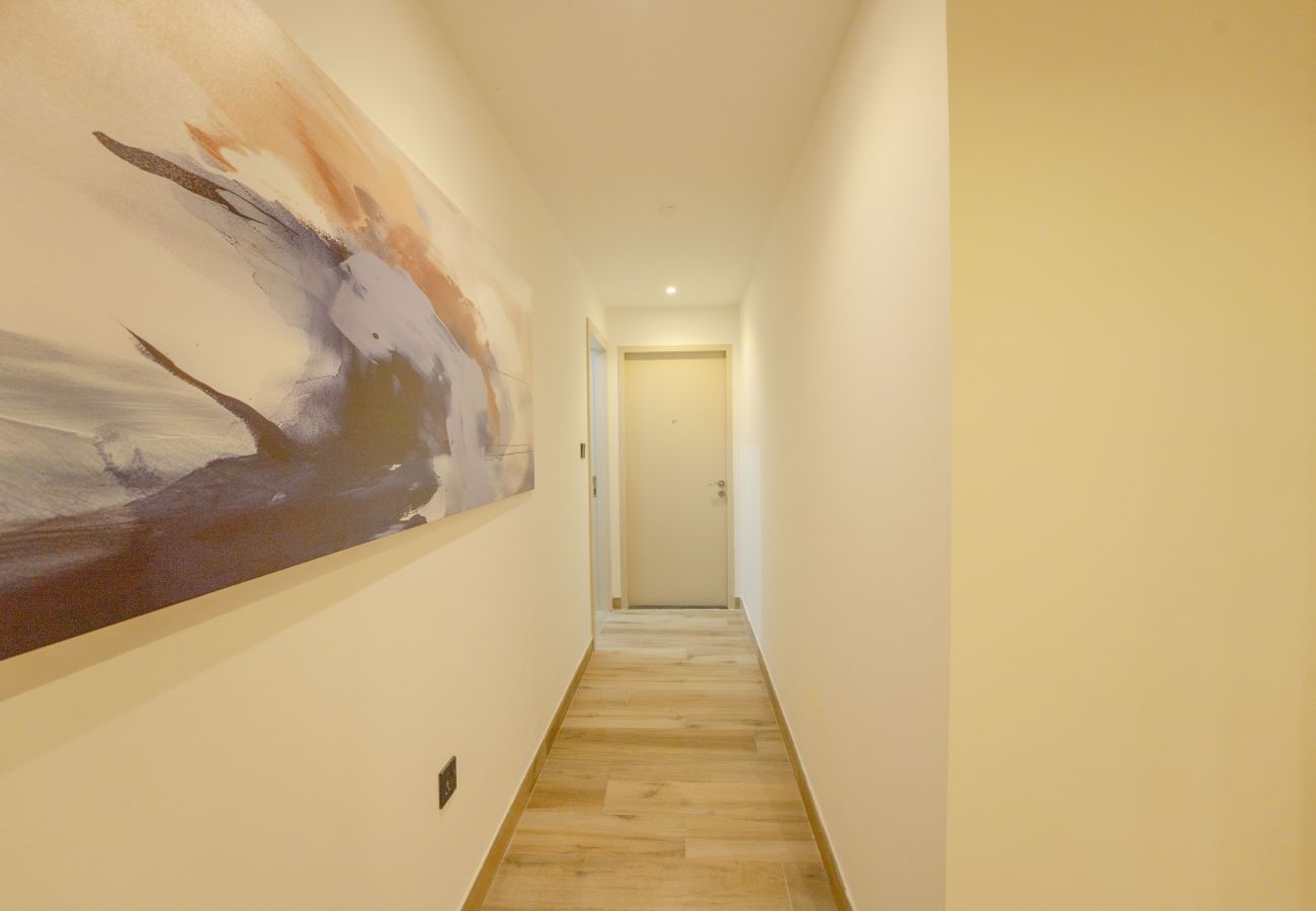 Apartment in Dubai - EasyGo - Luxury 3BR+M with Dubai Eye View, JBR