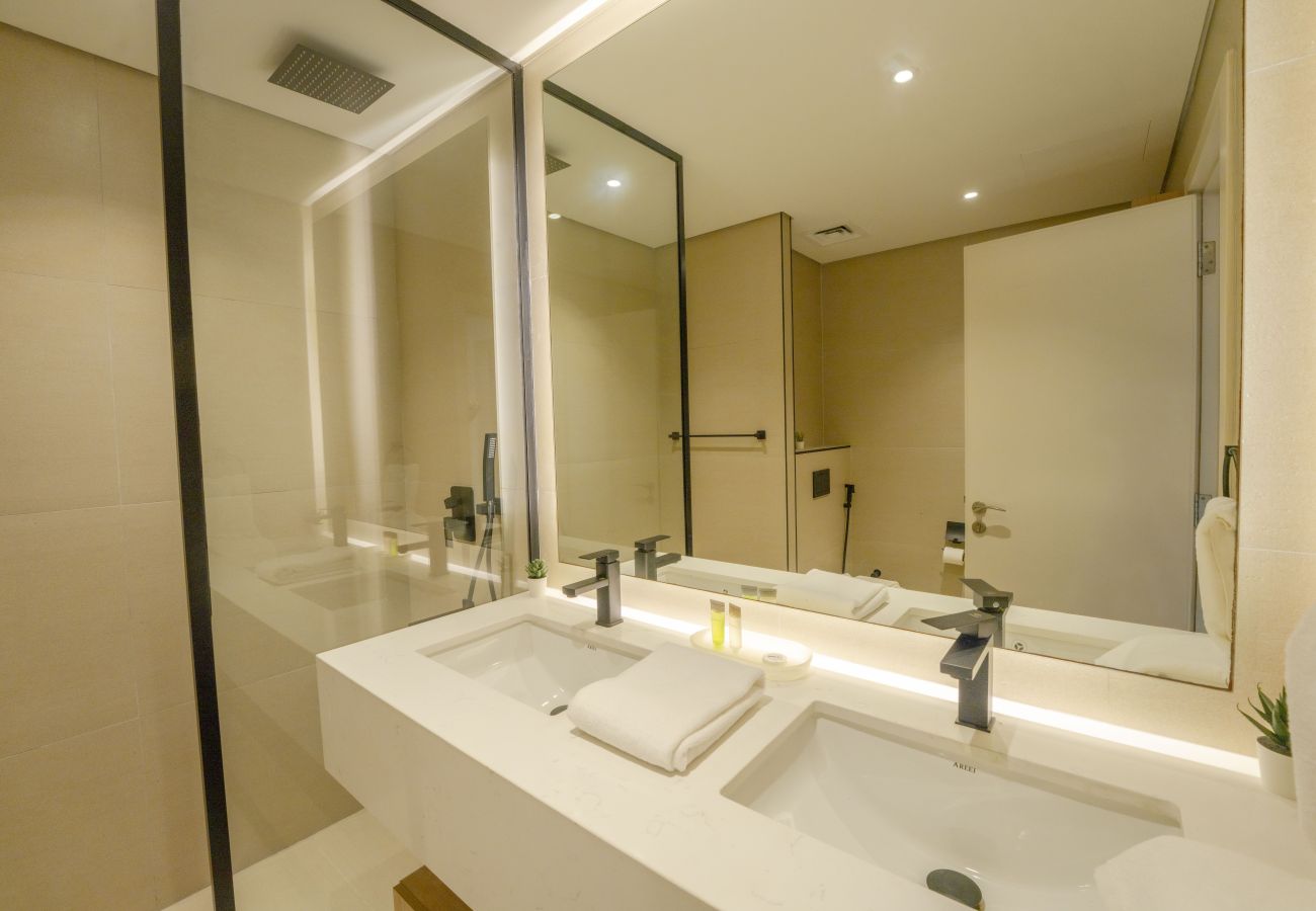 Apartment in Dubai - EasyGo - Luxury 3BR+M with Dubai Eye View, JBR