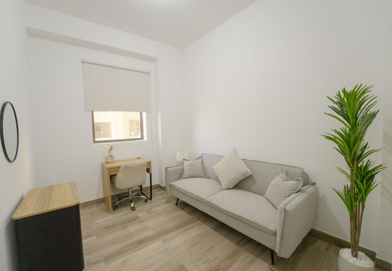 Apartment in Dubai - EasyGo - Luxury 3BR+M with Dubai Eye View, JBR