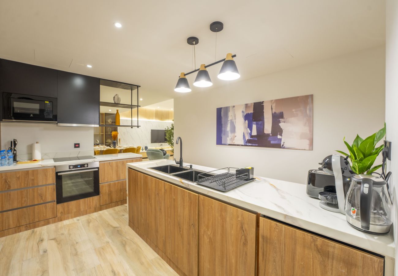 Apartment in Dubai - EasyGo - Luxury 3BR+M with Dubai Eye View, JBR