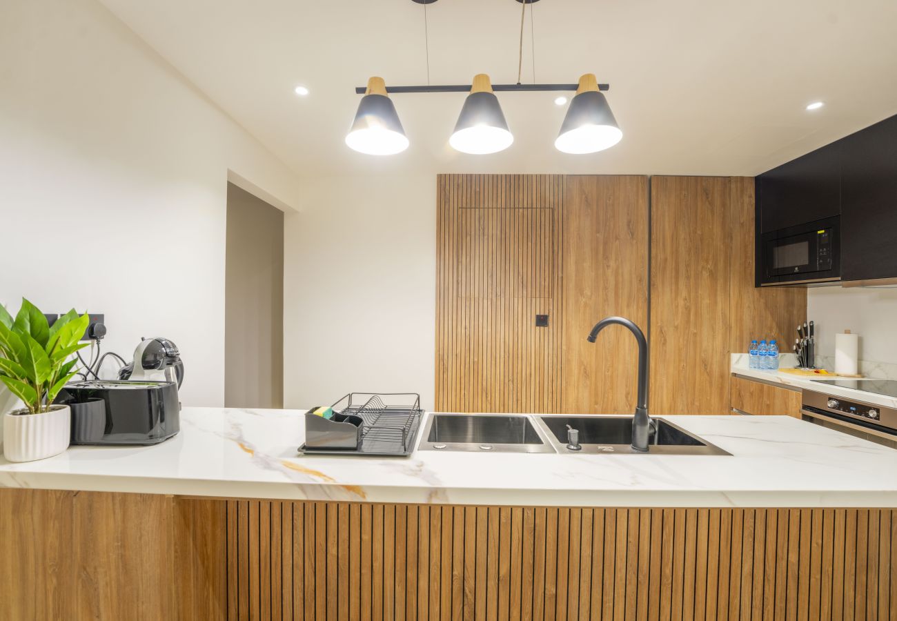 Apartment in Dubai - EasyGo - Luxury 3BR+M with Dubai Eye View, JBR