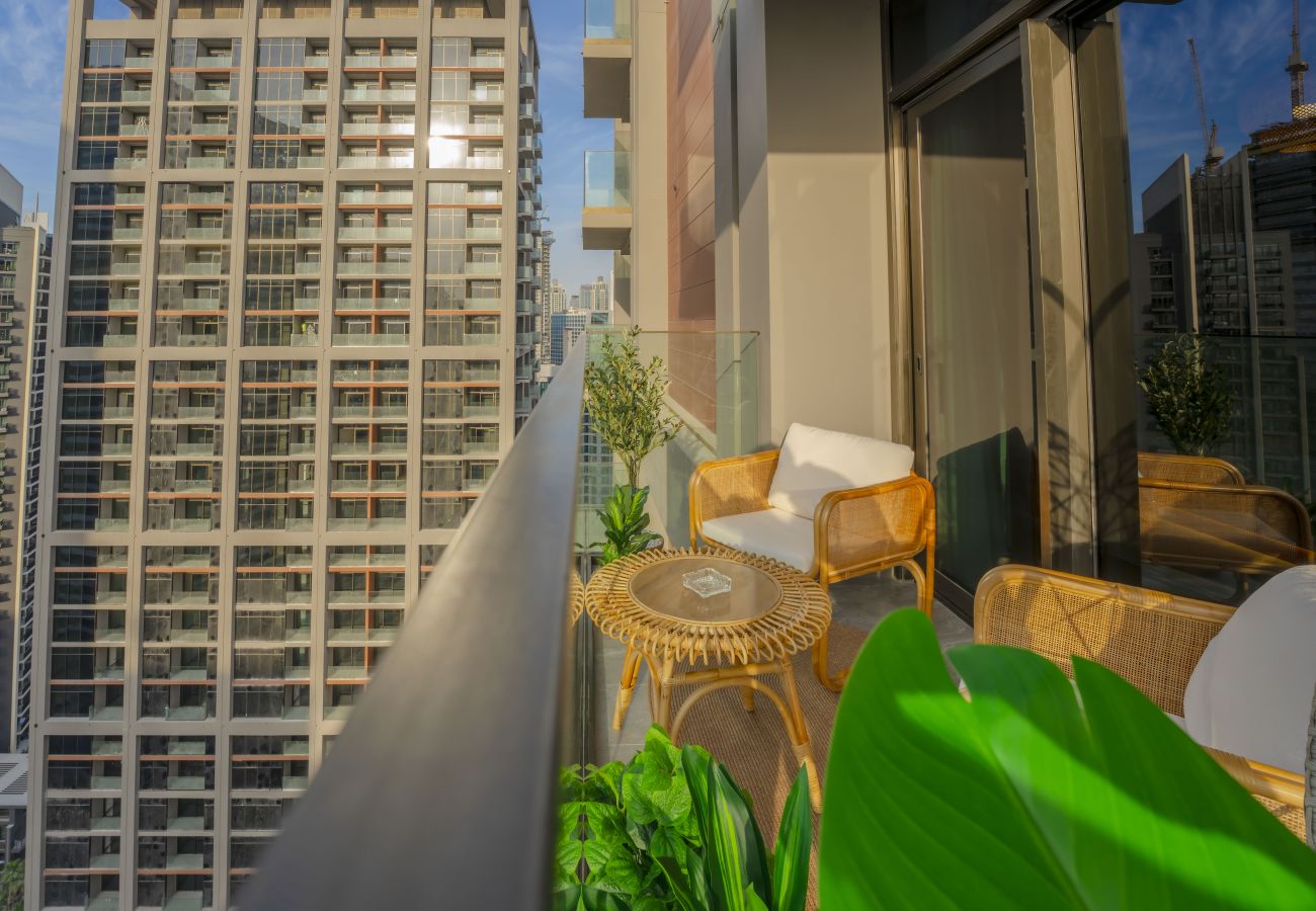 Studio in Dubai - EasyGo – Tropical Chic Studio in Business Bay