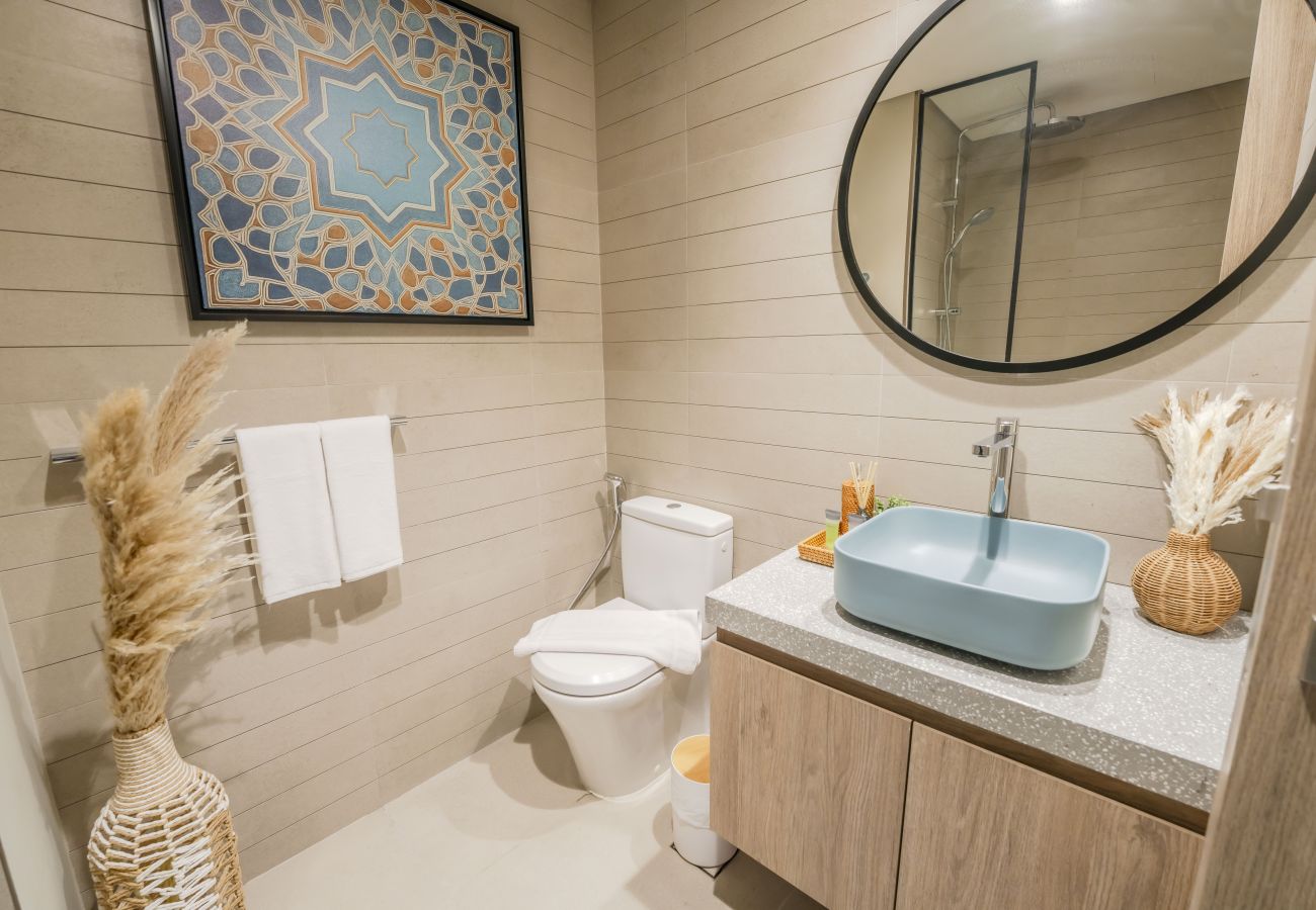 Studio in Dubai - EasyGo – Tropical Chic Studio in Business Bay