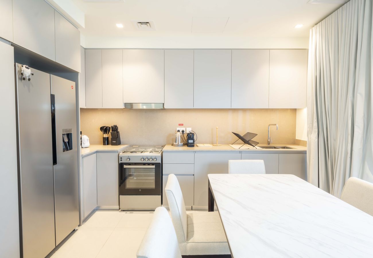 Terraced House in Dubai - EasyGo – Premium Family Experience | 3BR Townhouse