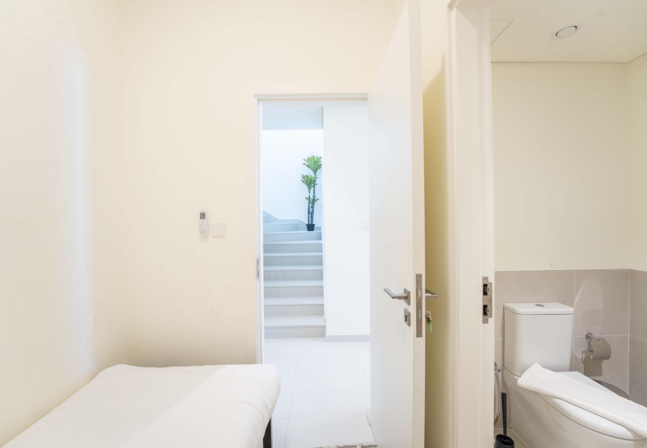 Terraced House in Dubai - EasyGo – Premium Family Experience | 3BR Townhouse