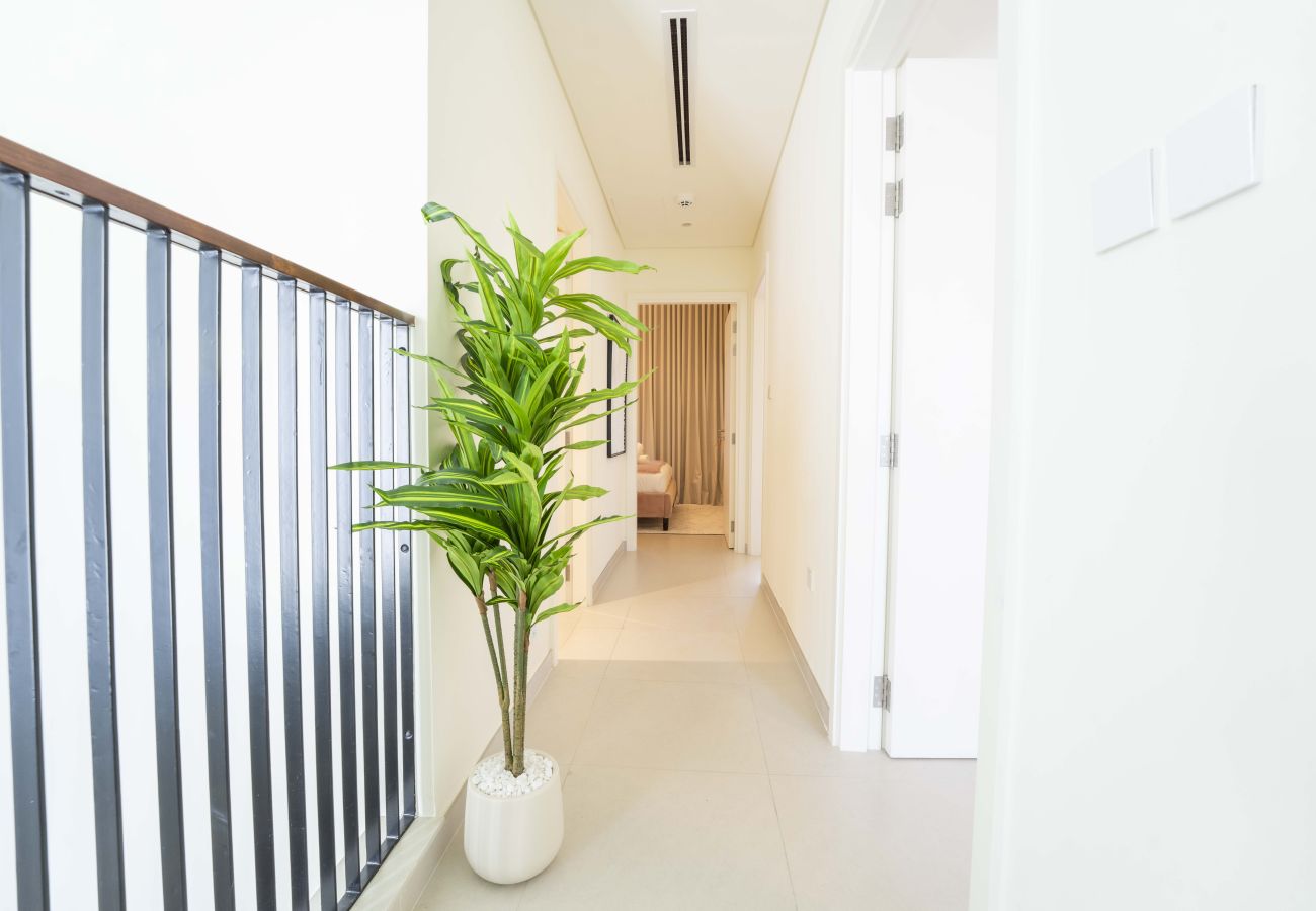 Terraced House in Dubai - EasyGo – Premium Family Experience | 3BR Townhouse