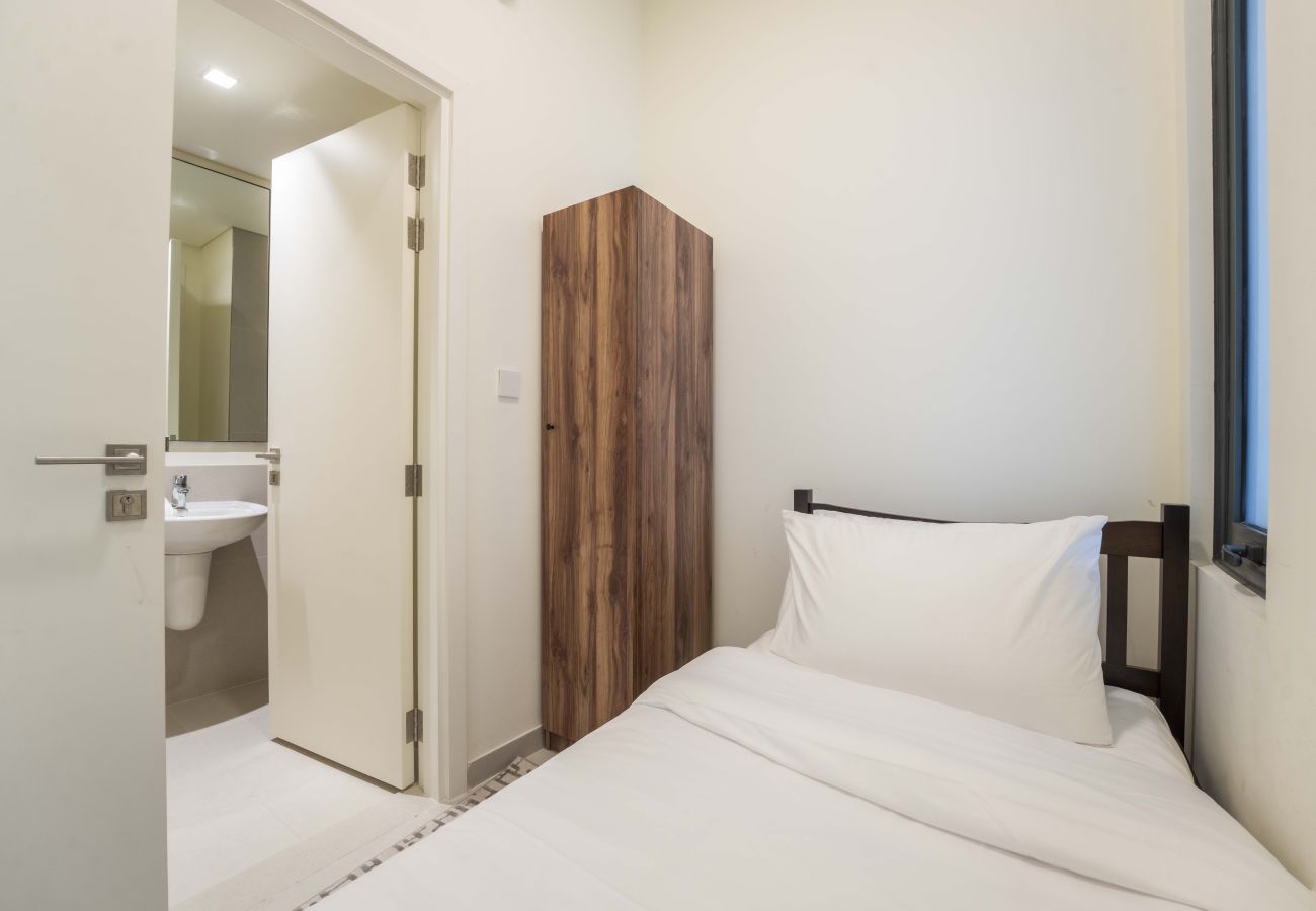 Terraced House in Dubai - EasyGo – Premium Family Experience | 3BR Townhouse