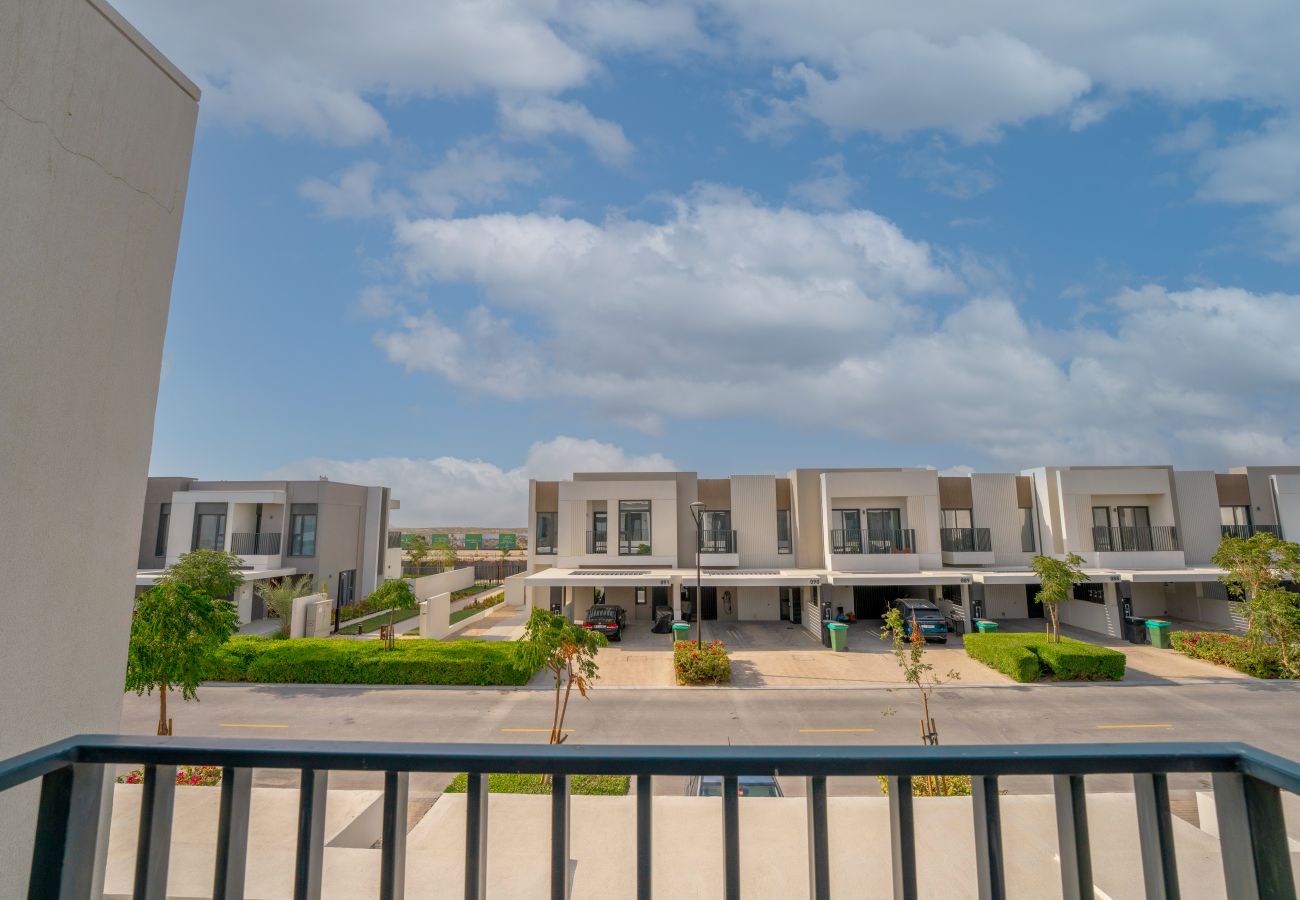 Terraced House in Dubai - EasyGo – Premium Family Experience | 3BR Townhouse