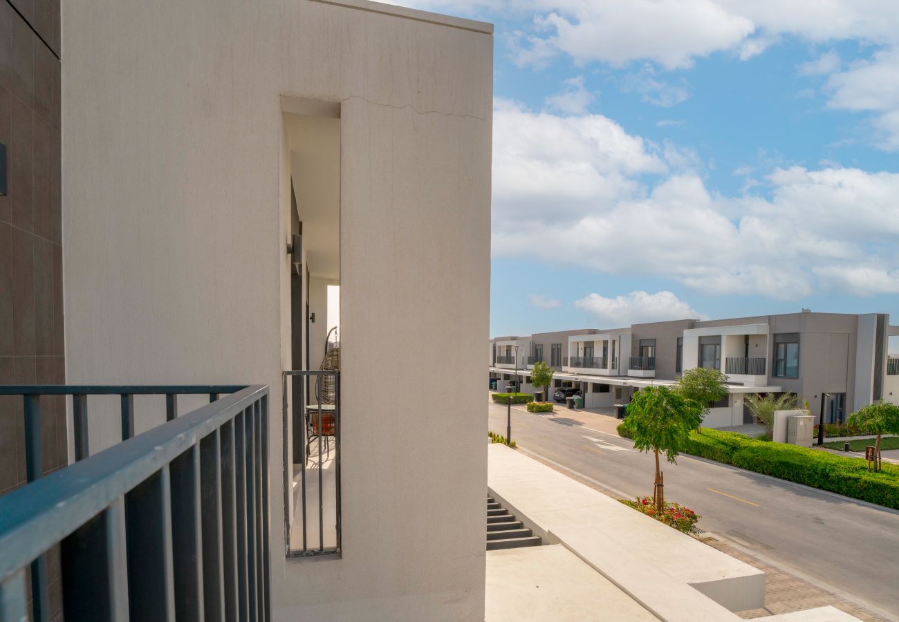 Terraced House in Dubai - EasyGo – Premium Family Experience | 3BR Townhouse
