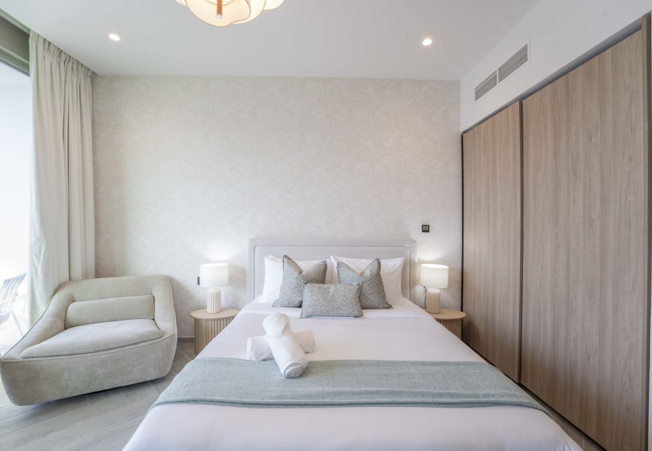 Studio in Dubai - EasyGo - Chic high floor Studio with Burj View