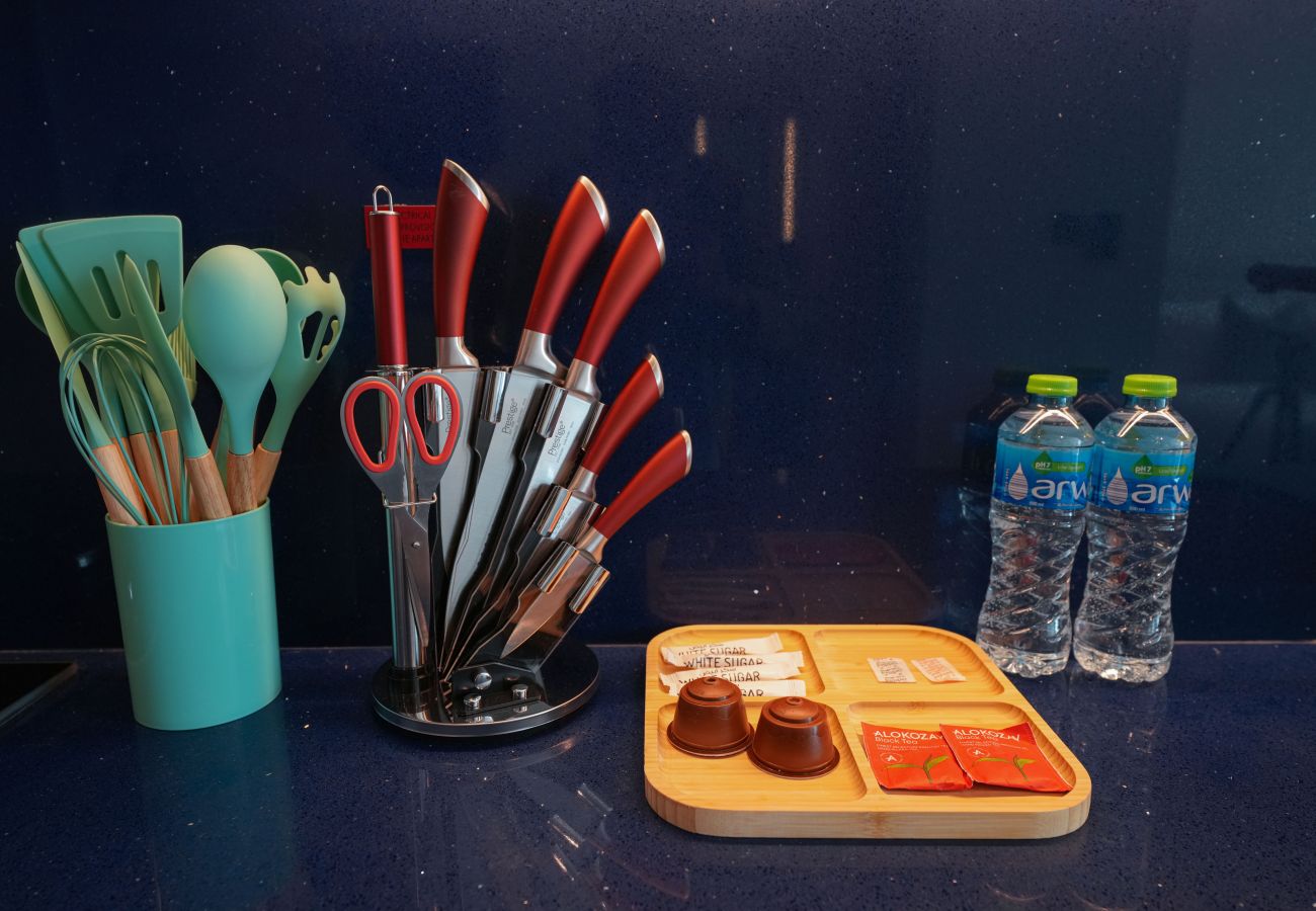 Studio in Dubai - EasyGo - Chic high floor Studio with Burj View