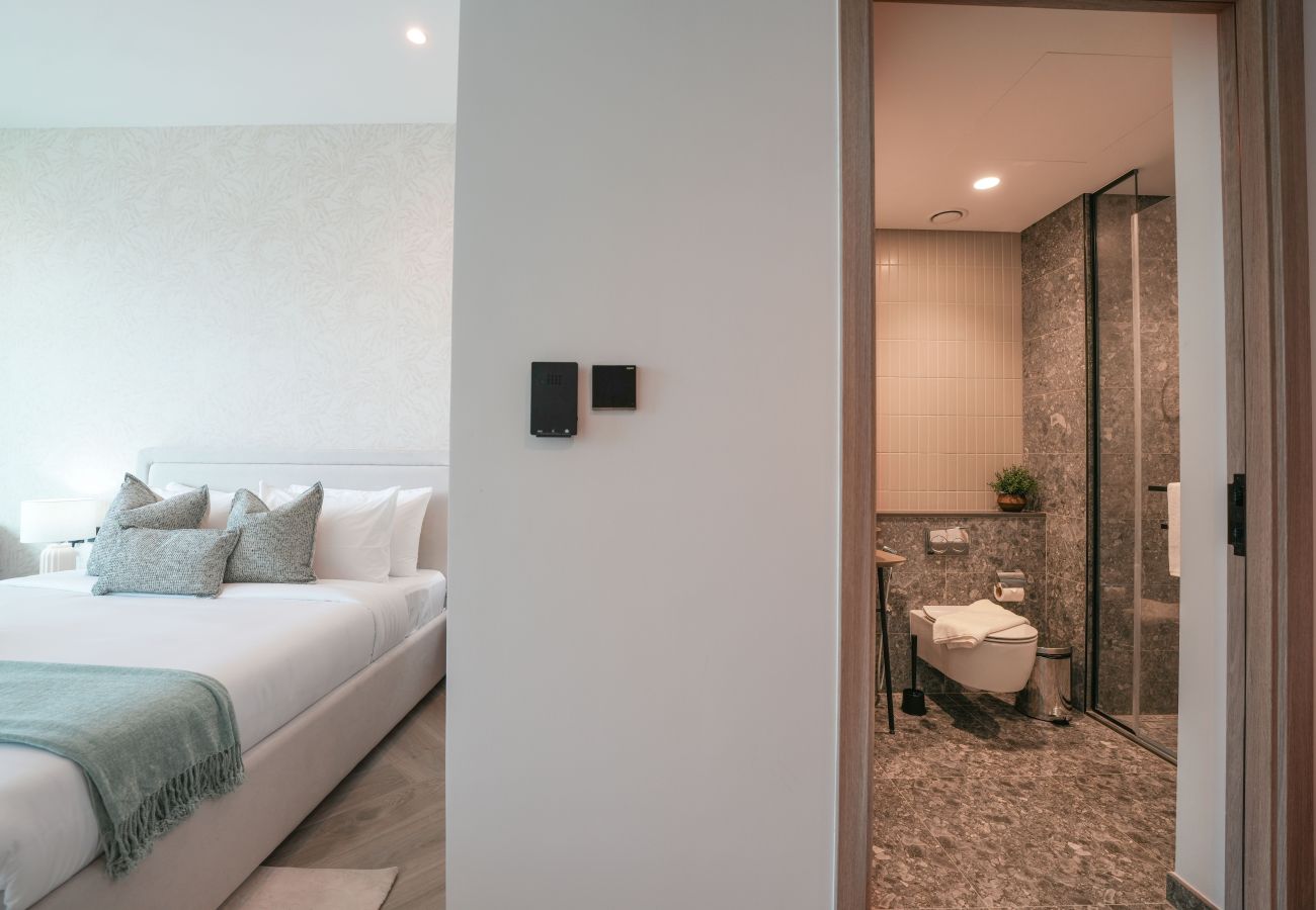 Studio in Dubai - EasyGo - Chic high floor Studio with Burj View