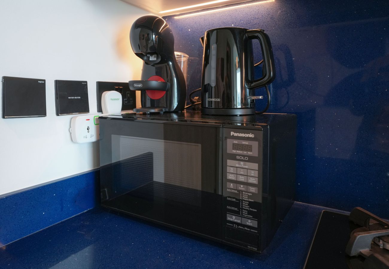 Studio in Dubai - EasyGo - Chic high floor Studio with Burj View