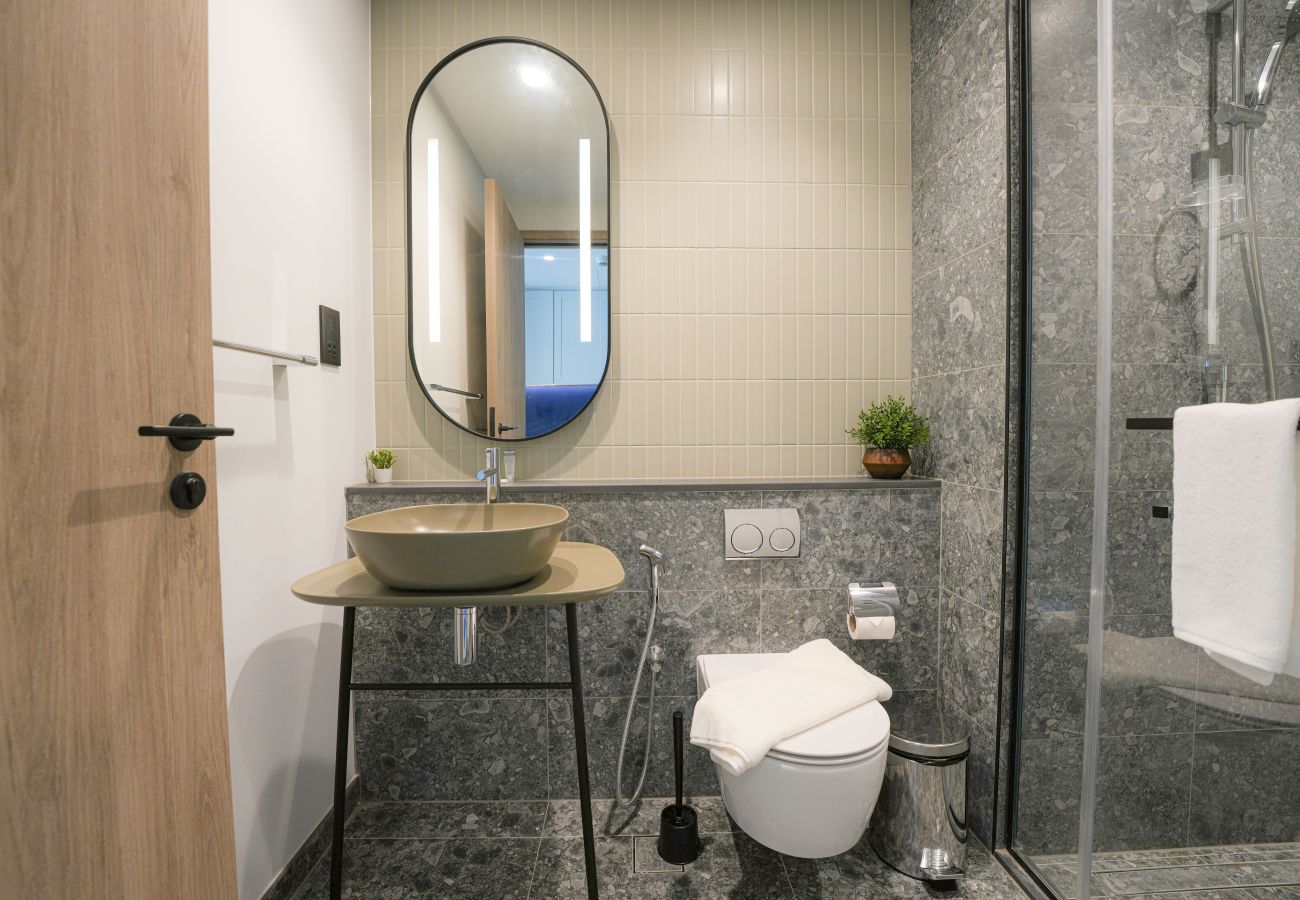 Studio in Dubai - EasyGo - Chic high floor Studio with Burj View